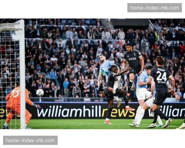 对阵萨勒尼塔纳，莱奥突破后“不看人”传球助攻引发热议